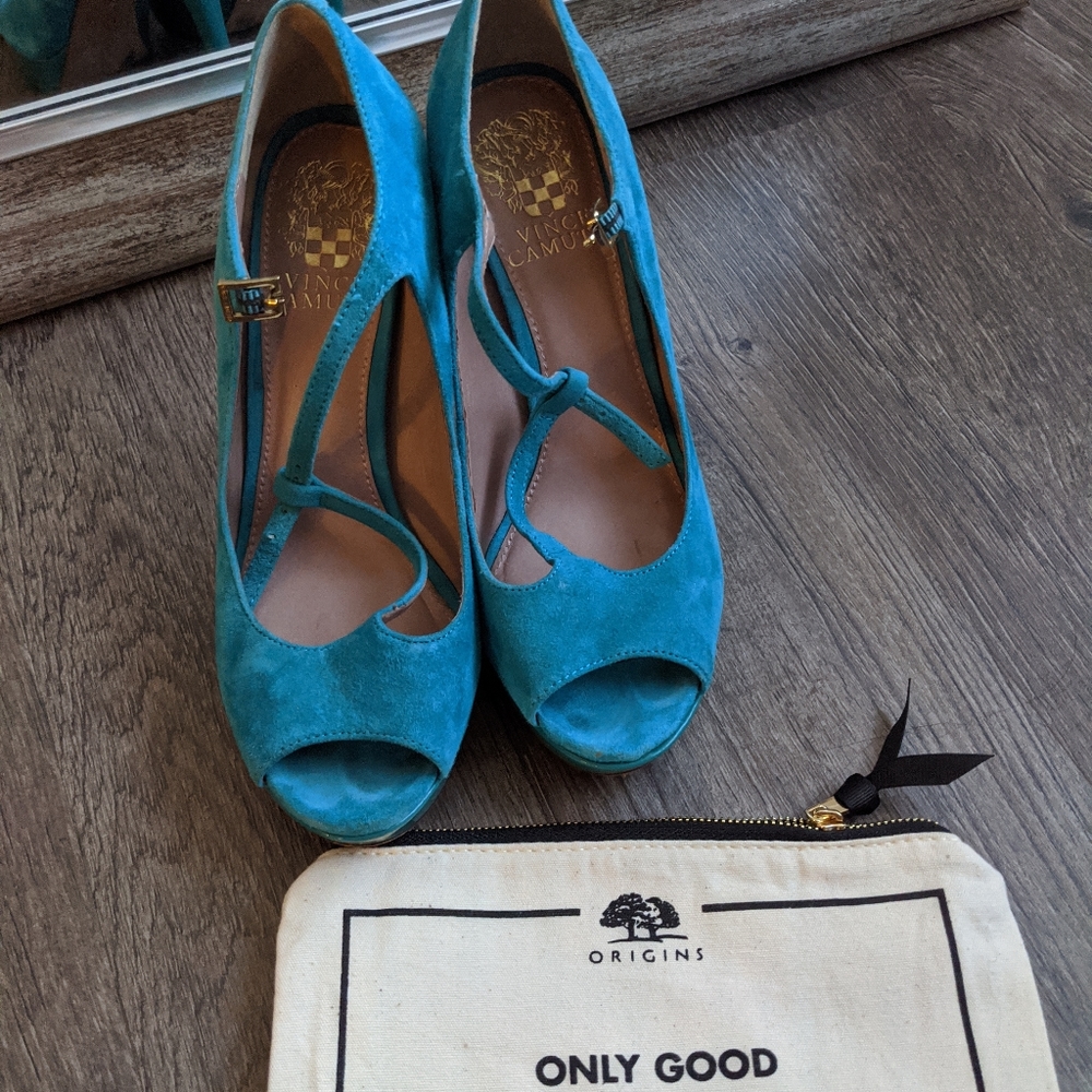 Vince camuto aqua blue shoes
